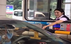 富宁板仑收费站小姐姐,微笑服务背后的温暖故事