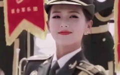 军装小姐姐北京,北京街头小姐姐的时尚演绎